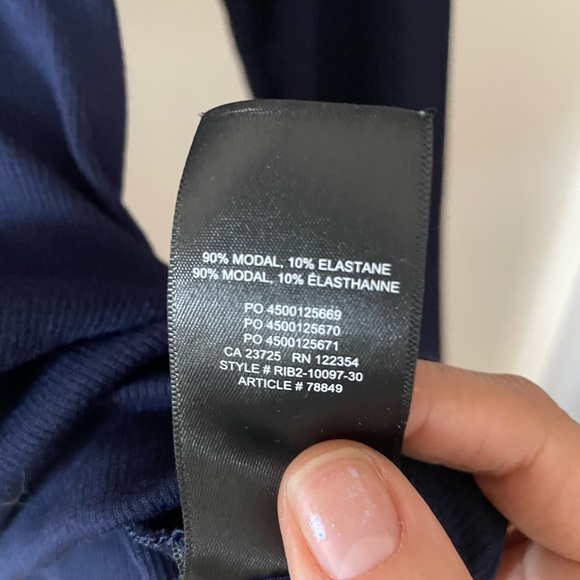 Sunday Best V-neck Long-sleeve - Picture 4 of 4